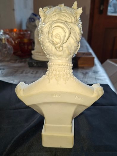 Beautiful Rare Old Parian Ware Bust Queen Alexandra (wife of King Edward VII) and was produced by the renowned British firm Robinson & Leadbeater, This bust was  produced 1897 Ideal for Home or Stage Movie Props