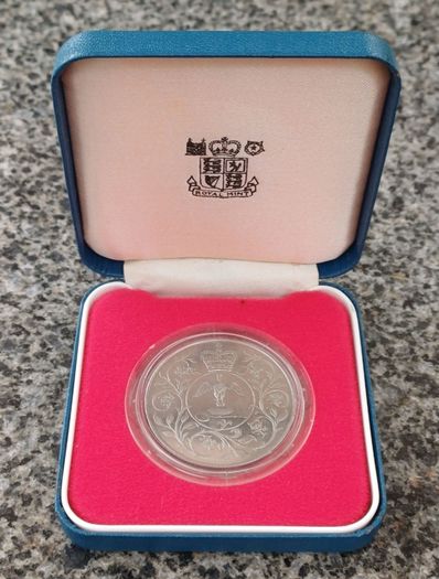 Queen Elizabeth Silver Jubilee Crown. 1977
