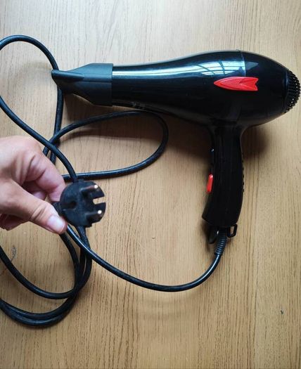 Guanoming Hairdryer