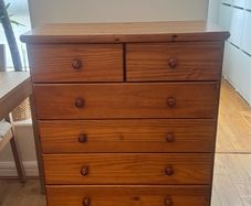 Chest of drawers