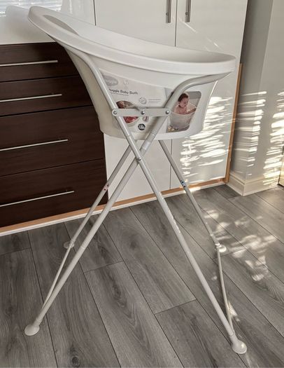 Snuggle Baby Bath & Stand