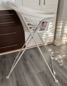 Snuggle Baby Bath & Stand