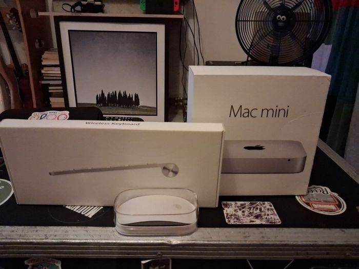 Mac mini late 2014 2.6ghz core i5 8gb Ram 1 tb hdd