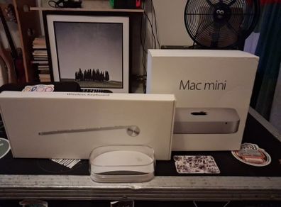 Mac mini late 2014 2.6ghz core i5 8gb Ram 1 tb hdd