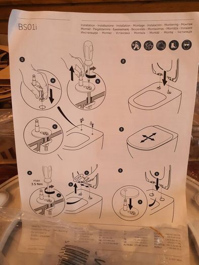 Toilet seat