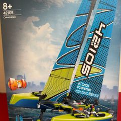 lego Technic catamaran 2 in 1 floating boat