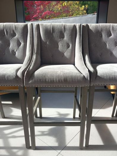 Dining Table, Chairs x6, Island Stools x4