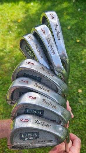 Golf clubs & size 7 shoes
