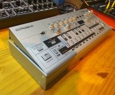 Roland TB-03