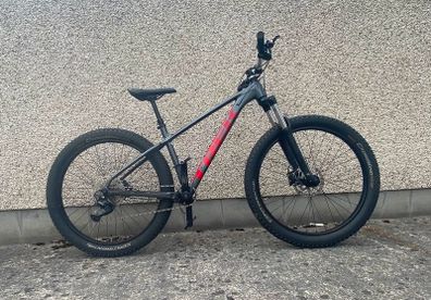 TREK roscoe 6 mountain bike