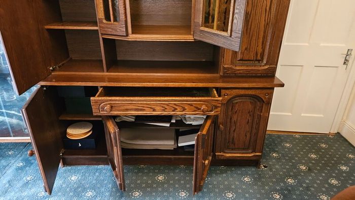 solid hardwood sideboard / cabinet