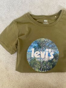 Levi's tee