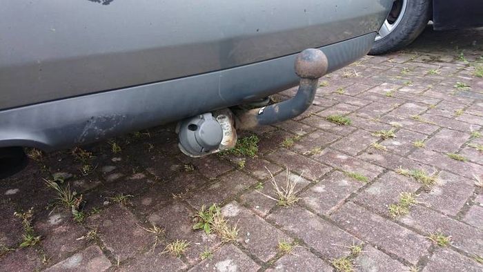 Audi a4 b7 2.0tdi BRE 140hp estate 7 speed automatic CVT factory b6 b7 s-line  black roof lining half leather seats thule towbar parts breaking healthy engine armrest glove box LY7G paint code