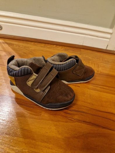 Toddler shoes size 5
