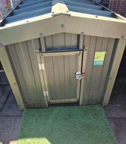 dog kennel