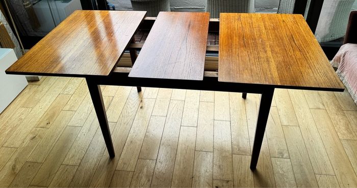 Mid-Century Extendable Table