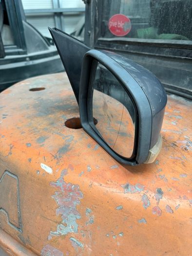 ford focus drivers side mirror came off a 2013