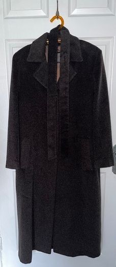 Apriori Long Virgin And Mohair Wool Coat- Luxury brand..  Elegant & Classic. Size Gb 12 / Medium.  Excellent Condition. Stunning.