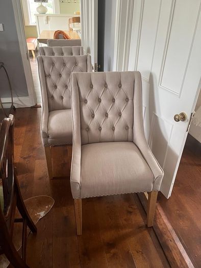 Fabulous Table & 8 Chairs