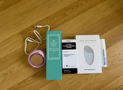 Skincare bundle Naturium The Inkey List Dermalogica FOREO