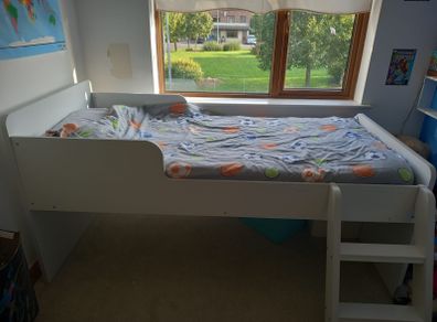 Kids bed