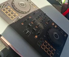 Pioneer DDJ-flx4 controller with bag and headphones