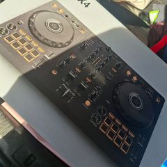 Pioneer DDJ-flx4 controller with bag and headphones