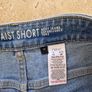 High waisted denim shorts Image 2