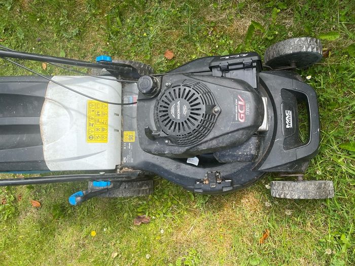 Petrol lawn mower