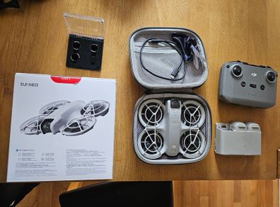 DJI Neo fly more combo & accessories