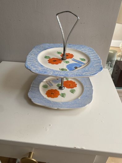 Vintage H&K Tunstall cake stand