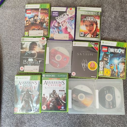 xbox 360 + kinnect + 2 controllers + games