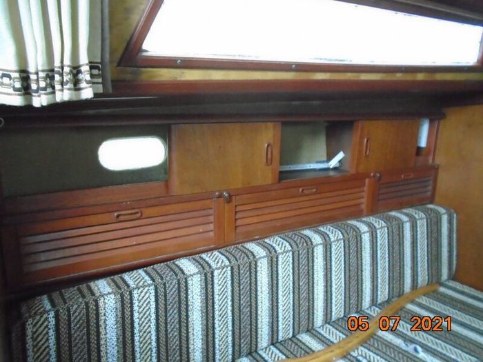 Yacht. 30ft. Sailing/Cruising. No trailer.
