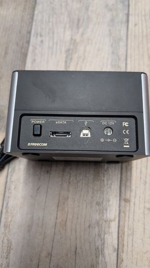 Freecom 31994 External Desktop Dock for 2.5/3.5 Inch USB 2.0/eSATA Internal Hard Drives