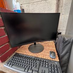 Curved screen monitor + wireless keyboard + wireless mouse