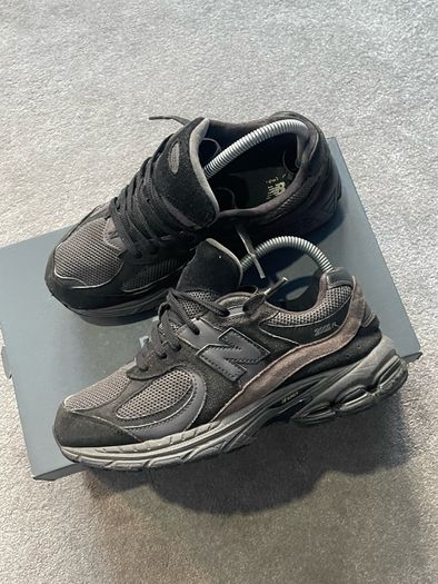 New balance 2002r
