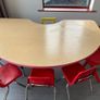Children's table Image 2