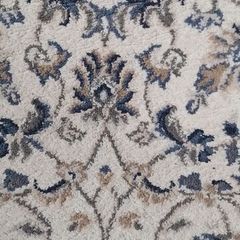 ruglovely rug in  almost new condition