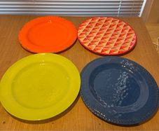Large Melamine Dinner Plates (4)