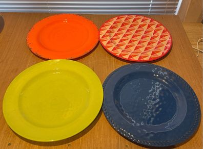 Large Melamine Dinner Plates (4)