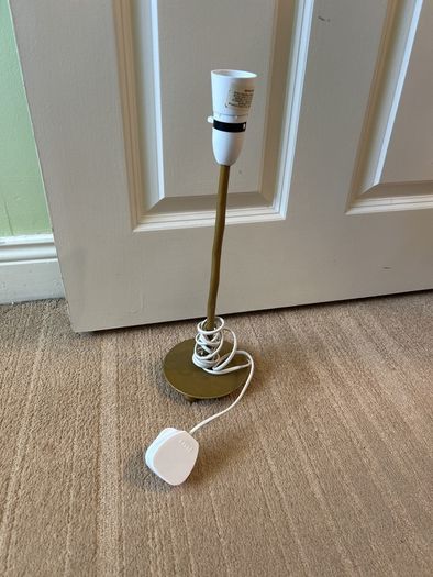 Lamp base
