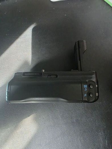 Canon battery grip BG-E2N