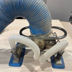 Vaccum panel lifter