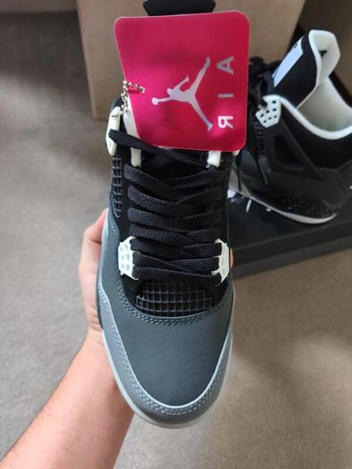 Air Jordan 4 RETRO