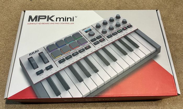 Synth / Groovebox / Drum machine / Sampler / Pedal sale