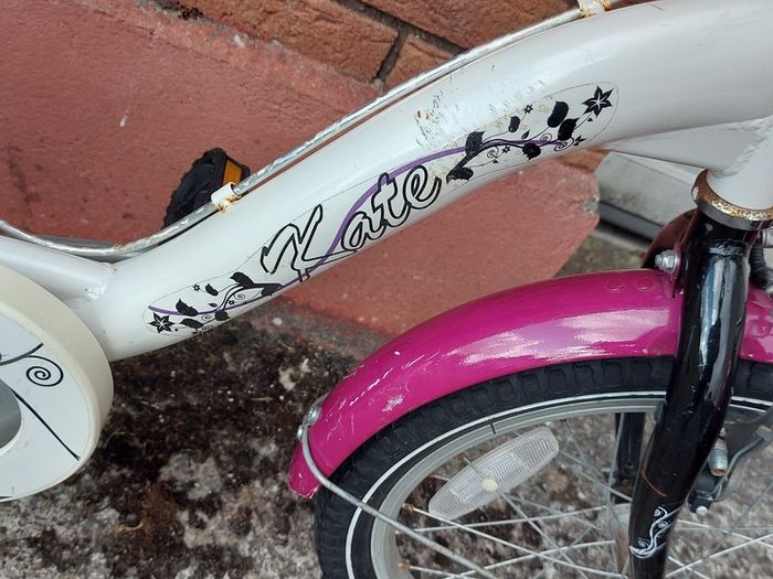 Girls Bike (Kate), 20 Wheels, in Excellent condition