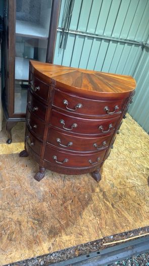 set of drawers