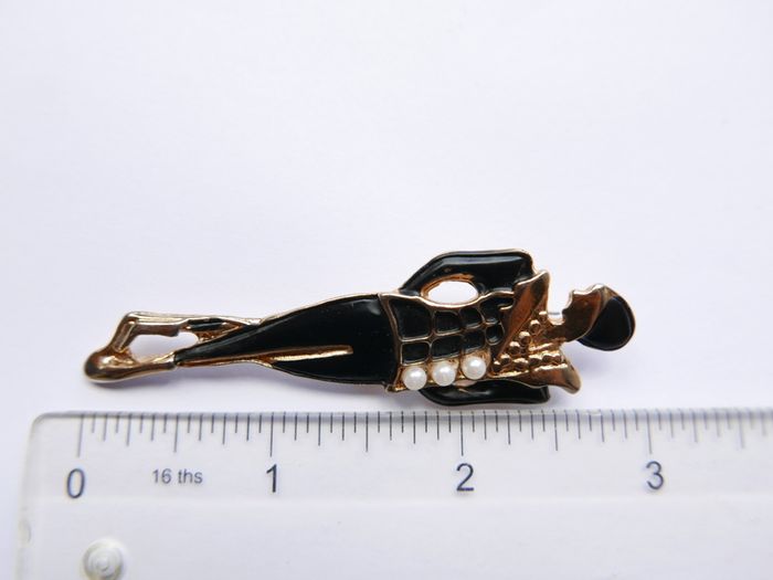 Vintage style lady silhouette brooch - black and gold tone