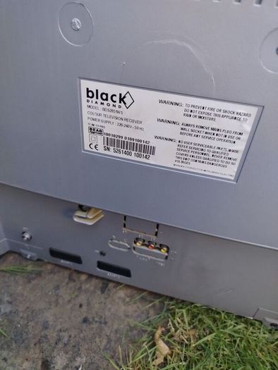 black diamond 28" Crt tv