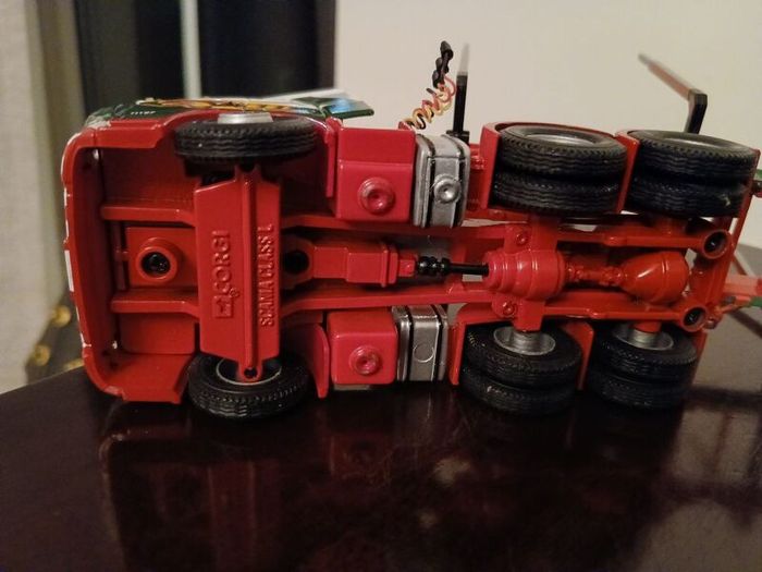 Corgi 1/50 scale truck and trailer